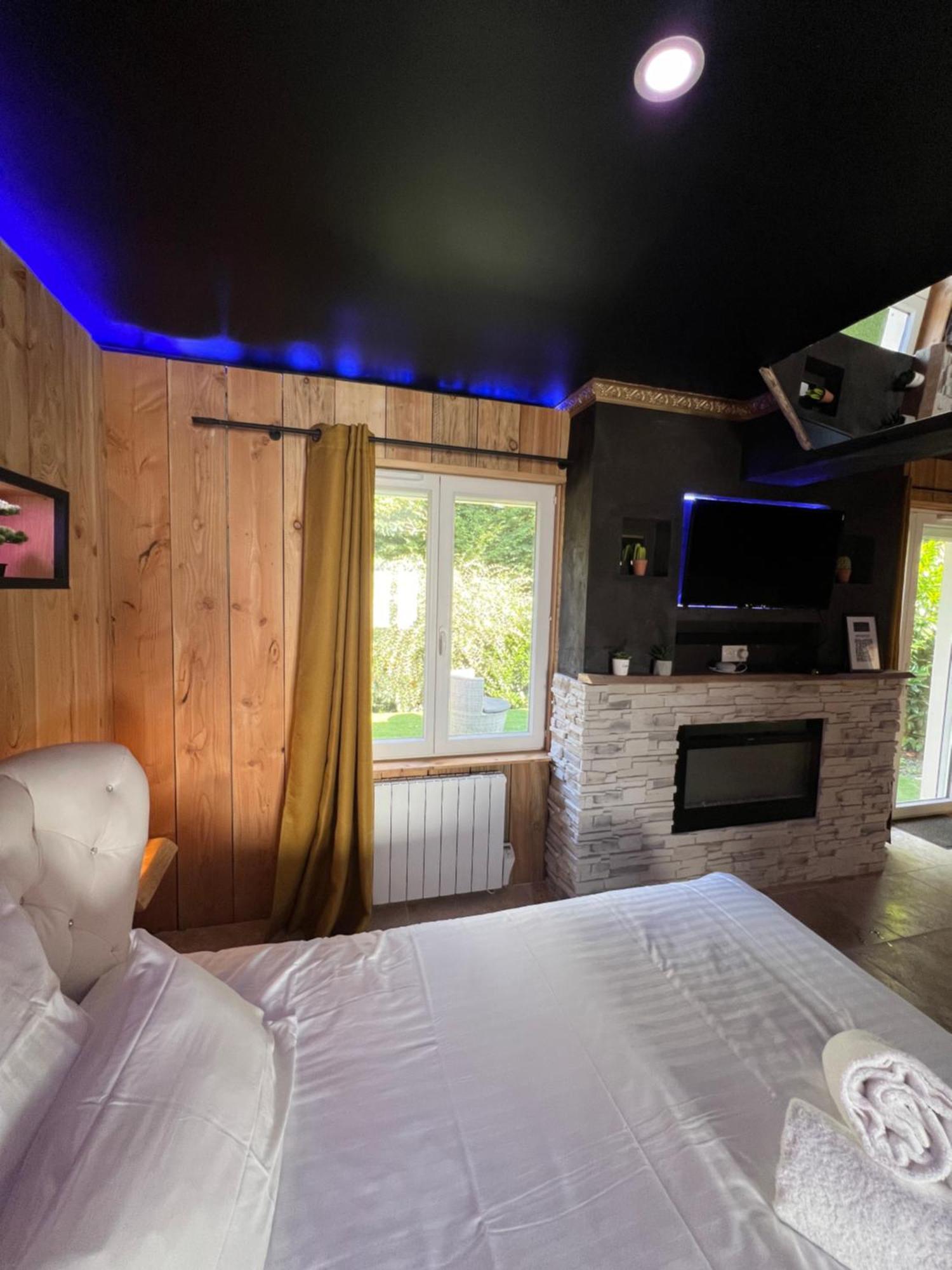 Le Lodge des Charmes 5 étoiles Leves Exterior foto
